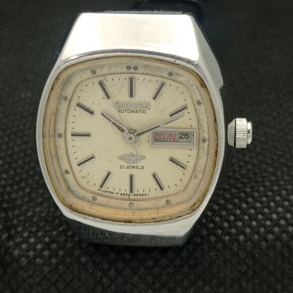Vintage 1972 Citizen Automatic Womans Silver Watch W/daydate & Patina accents main image 6